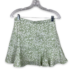 NWT Le Lis ditzy sage green floral ruffle mini skirt